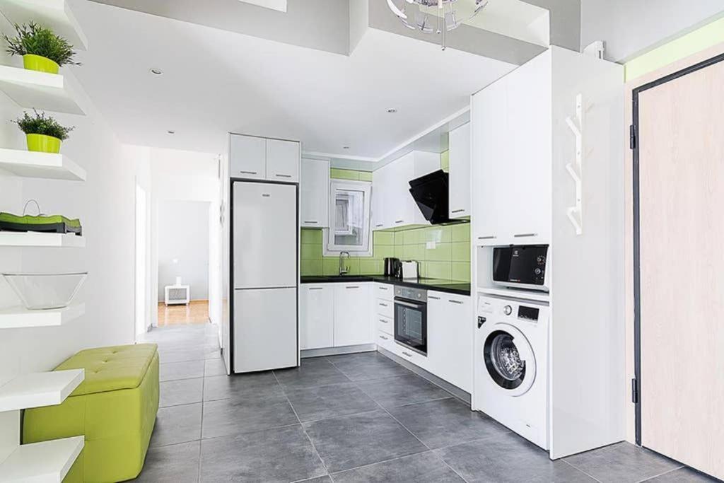Sunlit 2Br Oasis In Metaxourghio 3Min From Metro Atenas Exterior foto