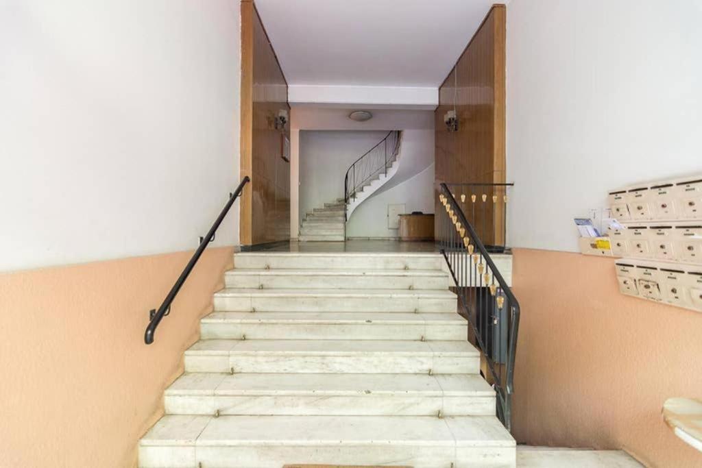 Sunlit 2Br Oasis In Metaxourghio 3Min From Metro Atenas Exterior foto